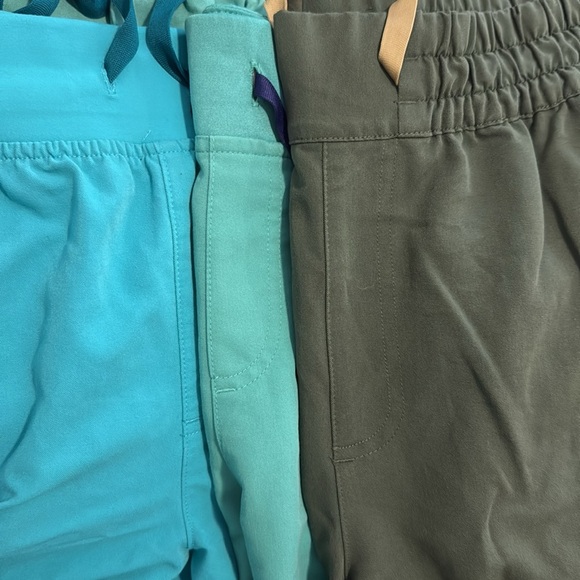 Figs Surgical Green scrub jogggers - Picture 4 of 5